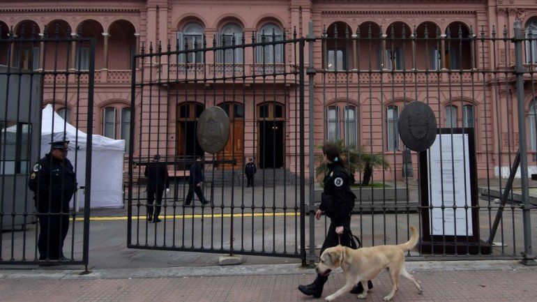 Especialistas en explosivos se encuentran en el lugar.