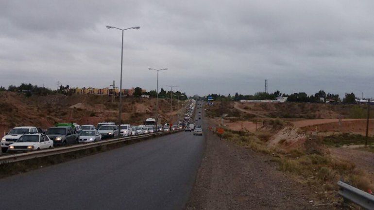 Largas colas y demoras por obras sobre Ruta 7