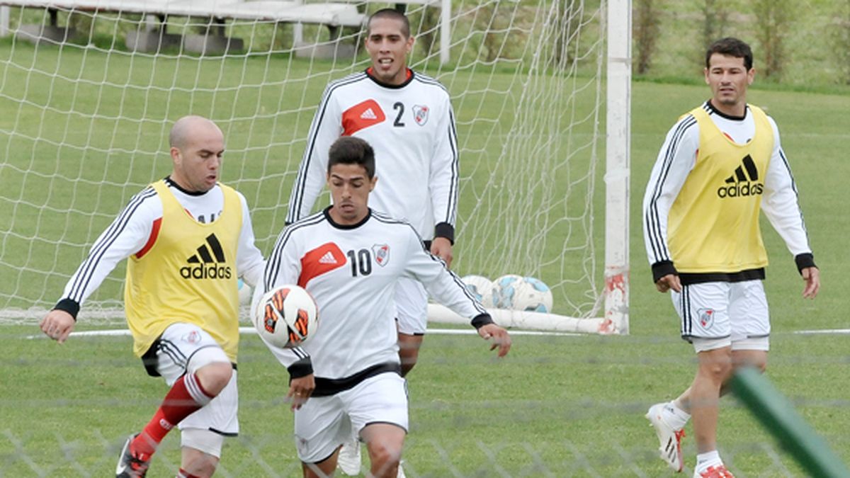 Los delanteros de River, a practicar definición