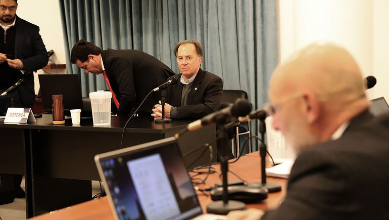 El intendente Luis Bertolini durante la audiencia de formulación de cargos que no se completó.