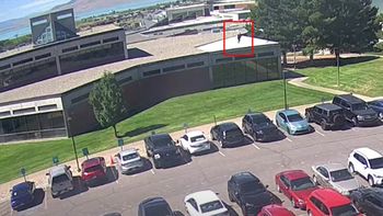 El presunto autor del asesinato de Charlie Kirk escapa por uno de los techos de la Universidad del Valle de Utah. El presunto autor del asesinato de Charlie Kirk escapa por uno de los techos de la Universidad del Valle de Utah.