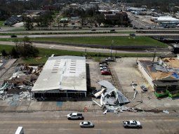 Imagen de archivo de edificios destruidos por el huracán Laura en una fotografía aérea en Lake Charles, Luisiana, Estados Unidos. 30 de agosto, 2020. REUTERS/Drone Base/Archivo Imagen de archivo de edificios destruidos por el huracán Laura en una fotografía aérea en Lake Charles, Luisiana, Estados Unidos. 30 de agosto, 2020. REUTERS/Drone Base/Archivo