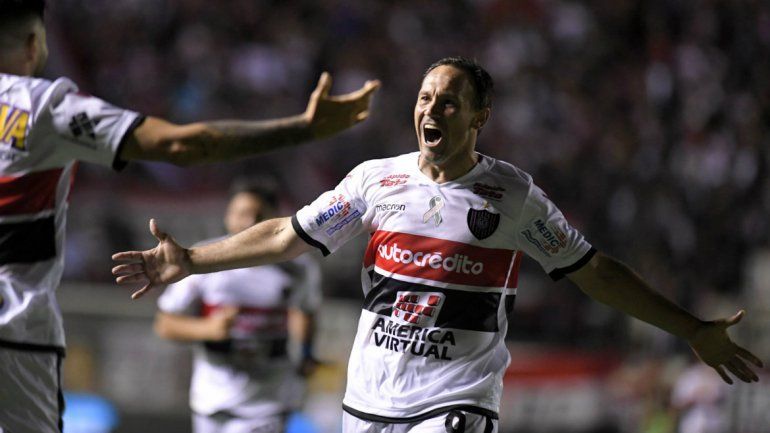 Chacarita consiguió su primera victoria en la Superliga