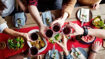 quedan suspendidas las reuniones sociales en todo el pais quedan suspendidas las reuniones sociales en todo el pais