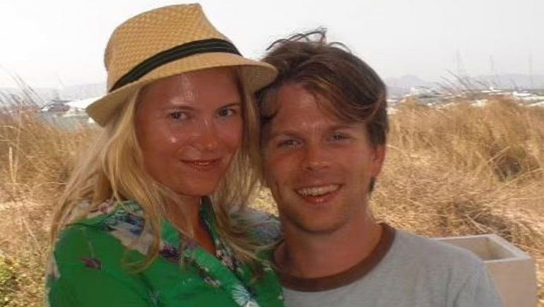 No le dan un asiento ejecutivo a la niñera y se pelea con el piloto