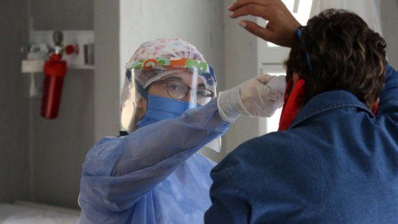 La cepa británica de COVID se detectó en un caso de circulación comunitaria