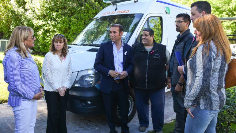 El gobernador encabezó un acto donde entregó equipamiento para hospitales de toda la provincia