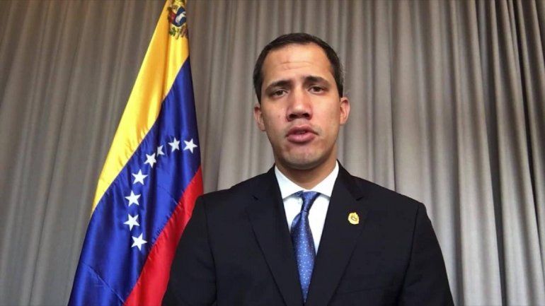 Juan Guaidó informa que tiene Covid-19 y está aislado