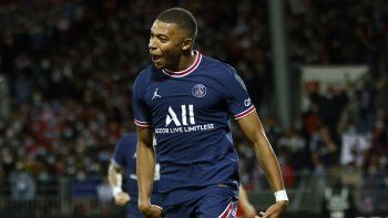 Kilian Mbappé, una verdadera estrella mundial rendido ante el reinado de Lionel Messi. Kilian Mbappé, una verdadera estrella mundial rendido ante el reinado de Lionel Messi.