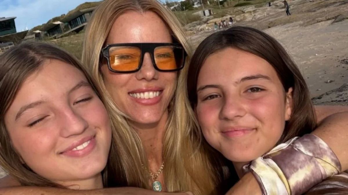 Nicole Neumann y sus hijas