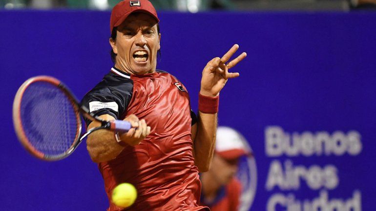 Berlocq le saca jugo a la invitación y está en semis