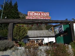 Colonia Suiza mantiene una identidad productiva basada en lo artesanal, la tradición y el aprovechamiento del entorno natural. Colonia Suiza mantiene una identidad productiva basada en lo artesanal, la tradición y el aprovechamiento del entorno natural.