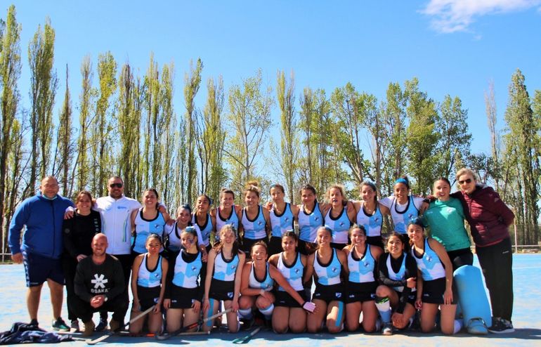 Hockey: Las chicas de San Jorge, campeonas del Regional