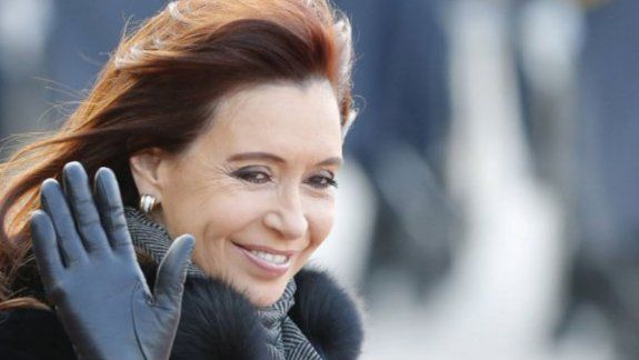 Igualmente, el juez les fijó a Cristina y a su hija una caución de 150 mil pesos que deben depositar antes de viajar.