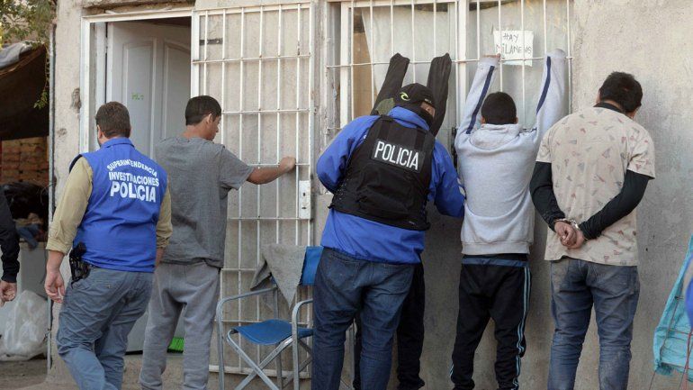 Robó tres veces en un local céntrico y lo detuvieron vagando