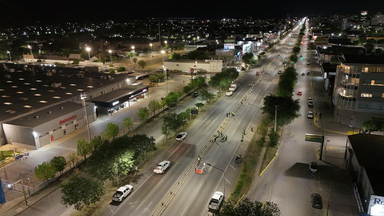 La limpieza se realizó en 26 kilómetros de la Avenida Mosconi. La limpieza se realizó en 26 kilómetros de la Avenida Mosconi.