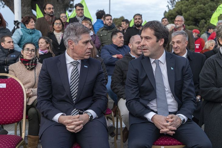 El presidente de YPF, Pablo González, y el intendente de Comodoro Rivadavia, Juan Pablo Luque.