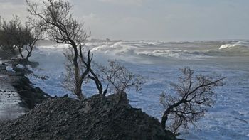 Chubut: destrozos por la Sudestada en Playa Unión. Chubut: destrozos por la Sudestada en Playa Unión.