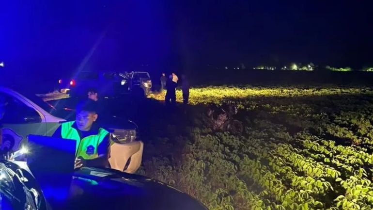 El cadáver estaba tendido boca abajo