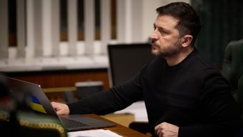 Volodimir Zelenski destacó el papel de la población civil y de las fuerzas armadas de Ucrania en la guerra con Rusia. Volodimir Zelenski destacó el papel de la población civil y de las fuerzas armadas de Ucrania en la guerra con Rusia.