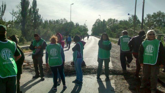 Trabajadores de CIPPA levantan el corte en Centenario-Cinco Saltos