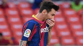 pobre messi: el fastidio con sus companeros y la jugada que casi cambia todo pobre messi: el fastidio con sus companeros y la jugada que casi cambia todo