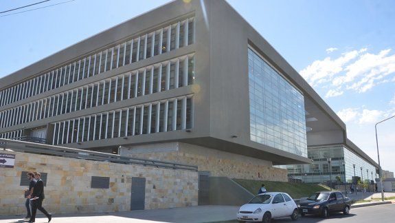 lo acusaron por abusar de la hija de 4 de su pareja