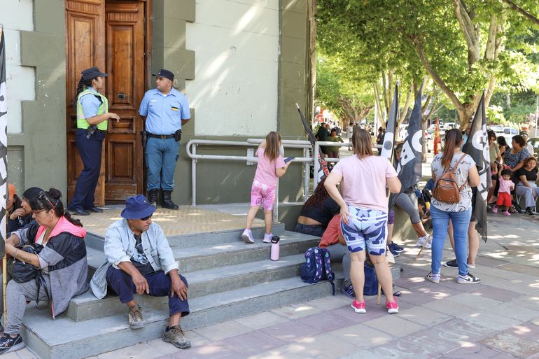 Reclamo de organizaciones sociales en Neuquén: piden una asistencia de $250.000