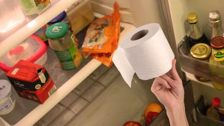 Colocar papel higiénico dentro de la heladera es una opción ideal para quienes prefieren métodos naturales en la cocina.