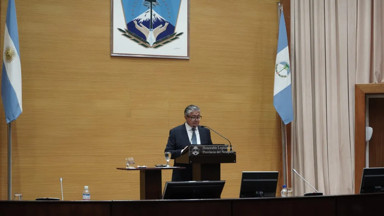 Rolando Figueroa inaugura las sesiones de la Legislatura de Neuquén con un repaso de la mitad de su gestión | LM Neuquen Rolando Figueroa inaugura las sesiones de la Legislatura de Neuquén con un repaso de la mitad de su gestión