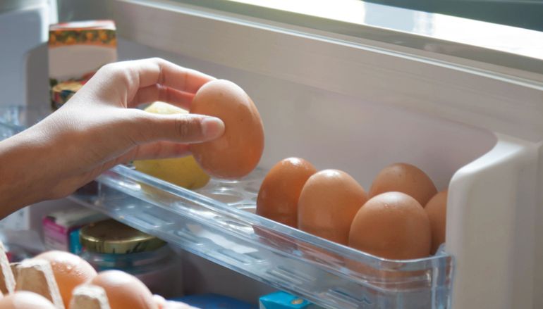 Los especialistas brindan una serie de recomendaciones para conservar correctamente los huevos en la heladera y poder consumirlos en óptimo estado.