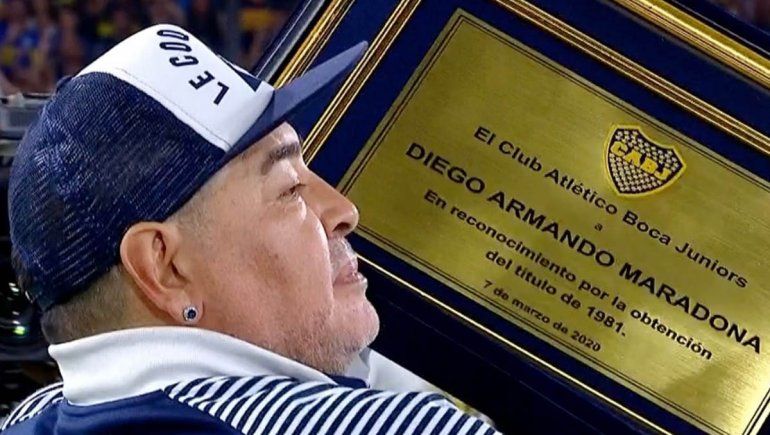 La Bombonera le dio un emotivo homenaje a Maradona