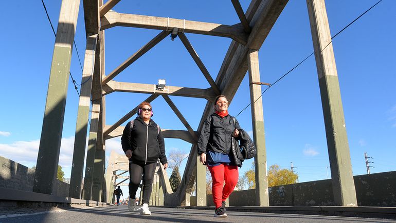 Los cortes de las organizaciones sociales en los puentes carreteros serán por tiempo indeterminado. Los cortes de las organizaciones sociales en los puentes carreteros serán por tiempo indeterminado.