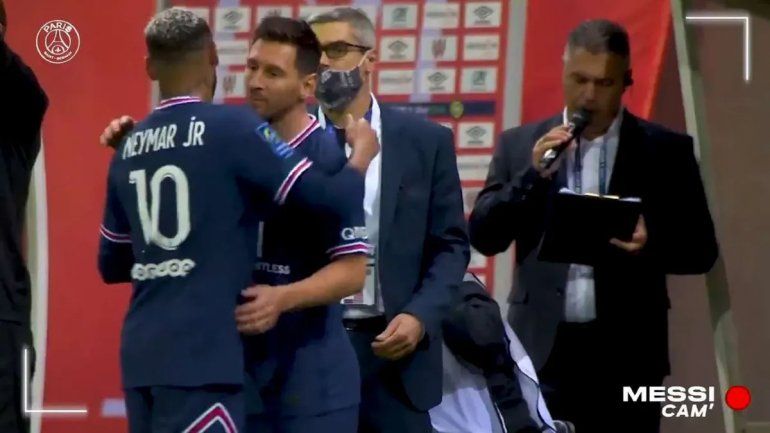 Hallazgo: hit de tablón argentino en el debut de Messi en Francia