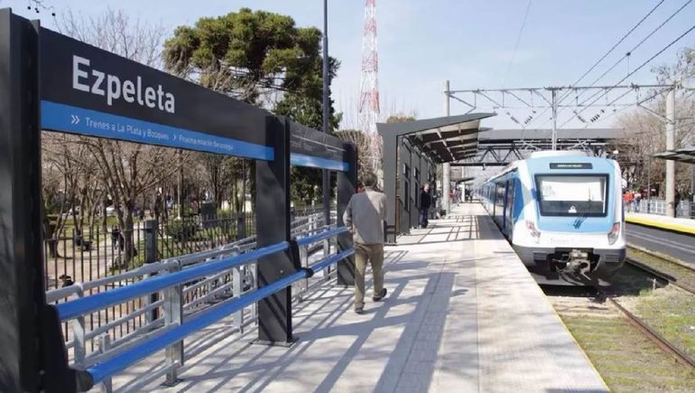 La beba que nació con ayuda de la Inteligencia articificial fue encontrada en la Estación de tren de Ezpeleta, partido bonaerense de Quilmes. La beba que nació con ayuda de la Inteligencia articificial fue encontrada en la Estación de tren de Ezpeleta, partido bonaerense de Quilmes.