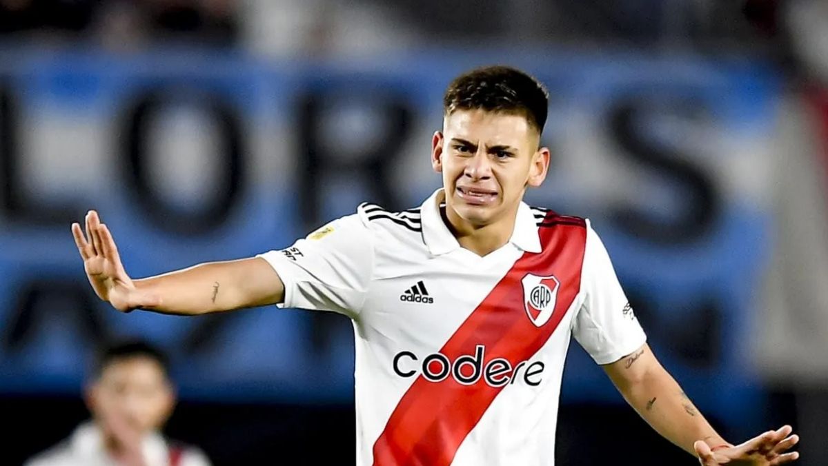 Por qué peligra el pase del Diablito Echeverri al Manchester City