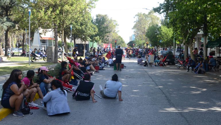 Organizaciones sociales cortaban las calles en la pandemia por programas sociales. Pero los conflictos vinieron después para los funcionarios que no pudieron rendir la plata. Organizaciones sociales cortaban las calles en la pandemia por programas sociales. Pero los conflictos vinieron después para los funcionarios que no pudieron rendir la plata.