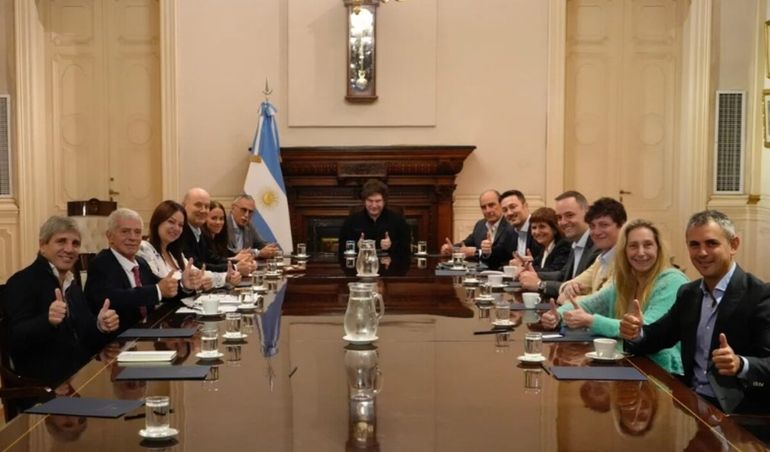 La reunión se realizó en el Salón Eva Perón y contó con la participación de ministros, secretarios y asesores de primera línea. Foto: NA. La reunión se realizó en el Salón Eva Perón y contó con la participación de ministros, secretarios y asesores de primera línea. Foto: NA.