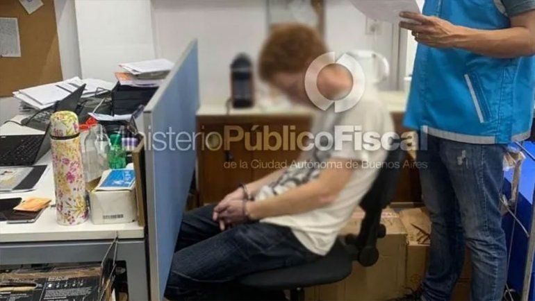 Cae librero escolar por tenencia de pornografía infantil y presunto abuso de una nena