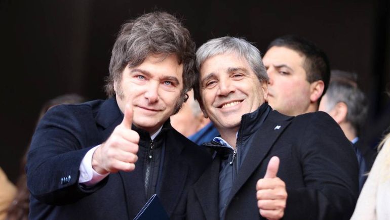 La foto que compartió Javier Milei junto al ministro de Economía Luis Caputo.