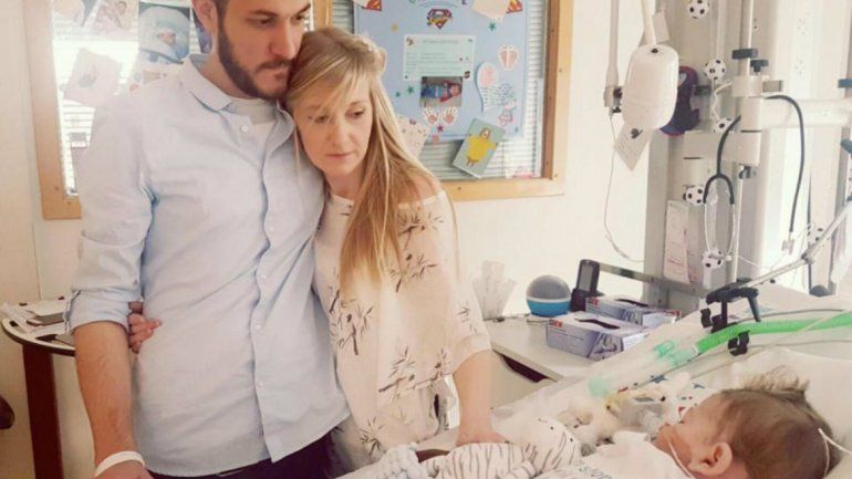 Murió Charlie, el bebé que conmovió y movilizó al mundo por su enfermedad