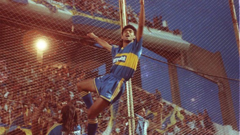 Benetti en su momento de gloria cuando le convirtió a San Martín de Tucumán el gol del triunfo que le dio el titulo a Boca.&nbsp;