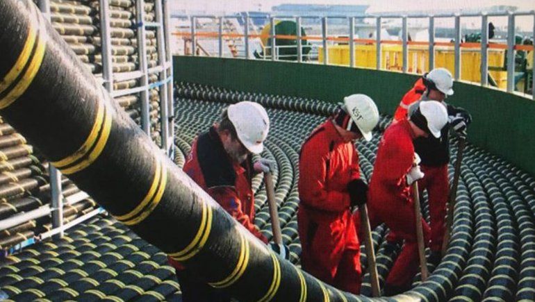 Buques franceses instalan en Argentina cable submarino de Internet