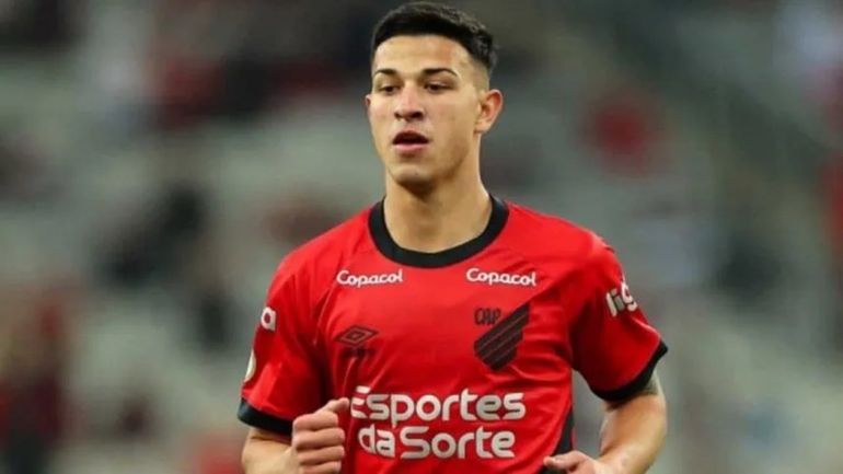 Lucas Esquivel marginado en Athletico Paranaense Lucas Esquivel marginado en Athletico Paranaense