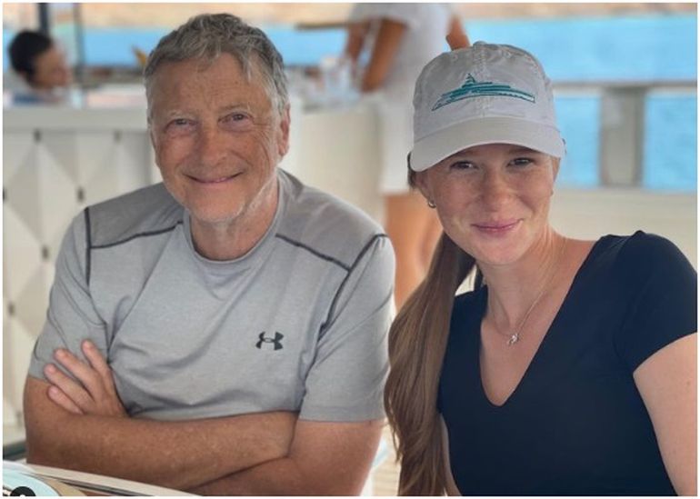 Bill Gates junto a su hija más grande, Jennifer. Bill Gates junto a su hija más grande, Jennifer.