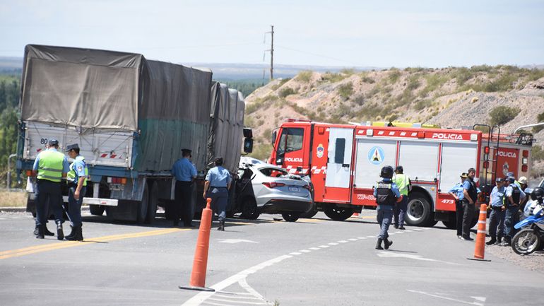 Dos muertos tras un terrible choque en el rulo de Autovía y Tercer Puente