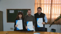 emblematico colegio neuquino seguira proveyendo mobiliario y juegos al municipio