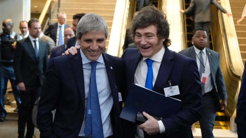 Javier Milei y Luis Caputo tendrán el paquete de rescate después de las elecciones