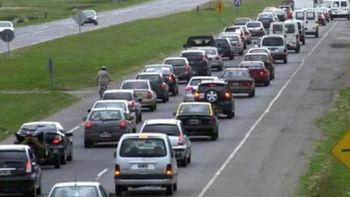 Quedaron varados en la Ruta 2 y, al no recibir auxilio de su compañia aseguradora, recibirán un compenzación económica. Quedaron varados en la Ruta 2 y, al no recibir auxilio de su compañia aseguradora, recibirán un compenzación económica.