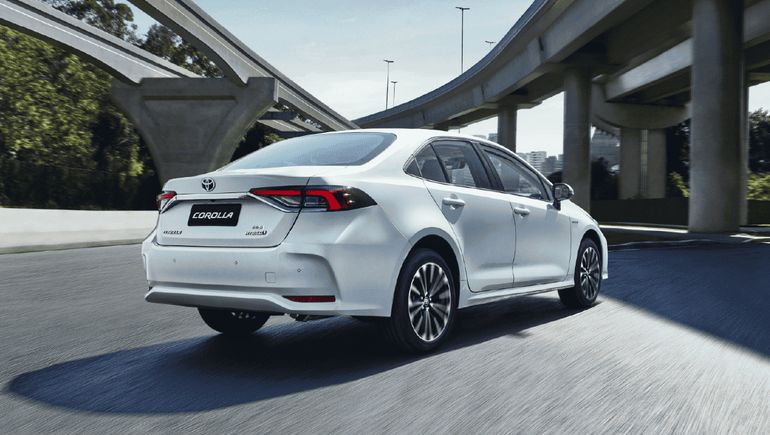 Los mecánicos del video no se sorprenden cuando se cruzan con un Toyota Corolla con más de 300 mil kilómetros en su odómetro. Foto: Toyota. Los mecánicos del video no se sorprenden cuando se cruzan con un Toyota Corolla con más de 300 mil kilómetros en su odómetro. Foto: Toyota.